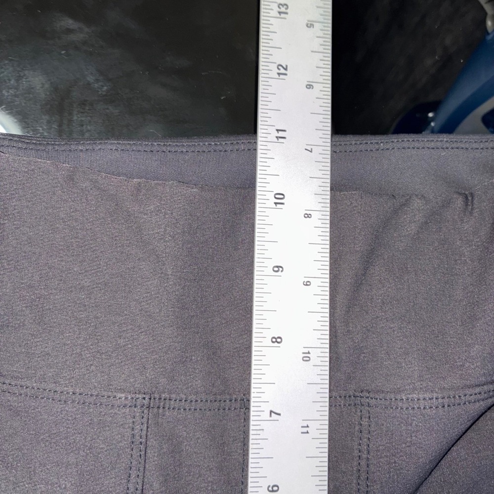 Athleta Headlands Hybrid Cargo II Tight Legging Zipper Pocket Black Women Size 6 - Picture 9 of 11